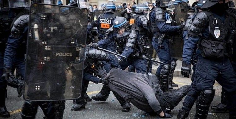 Paris'te polisin protestocuları tehdit etmesine ilişkin adli soruşturma açıldı