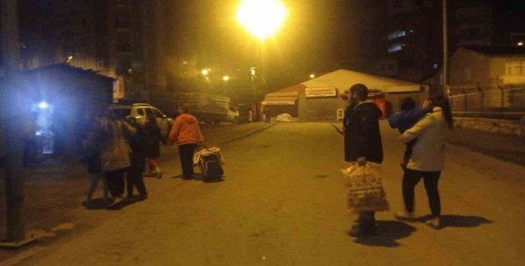Hakkari’de 3 büyüklüğünde deprem
