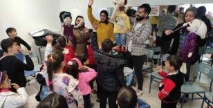Depremzede çocuklara orff schulwerk atölyesi verildi
