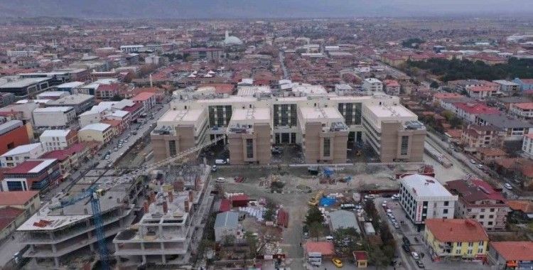 Güven endeksi hizmet sektöründe yükseldi, perakende ticaret ve inşaat sektörlerinde düştü
