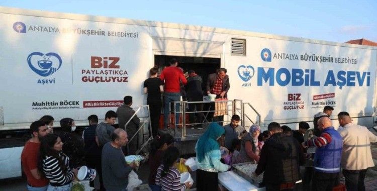 Büyükşehir’den mahallelerde sıcak yemek dağıtımı
