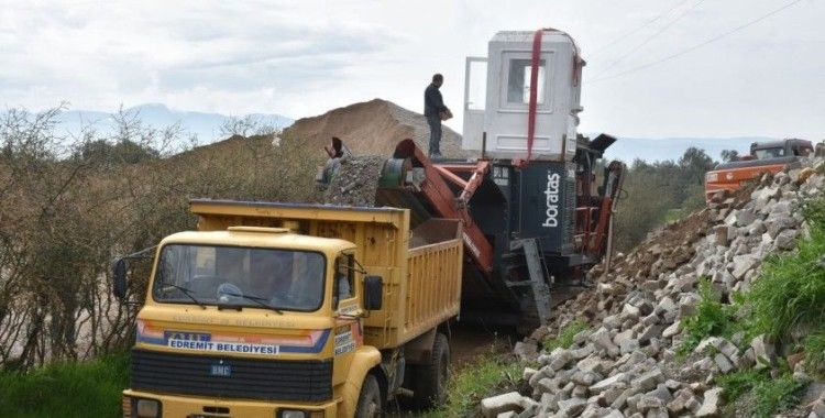 Taş kırma makinesi ile ekonomiye katkı sağlanıyor
