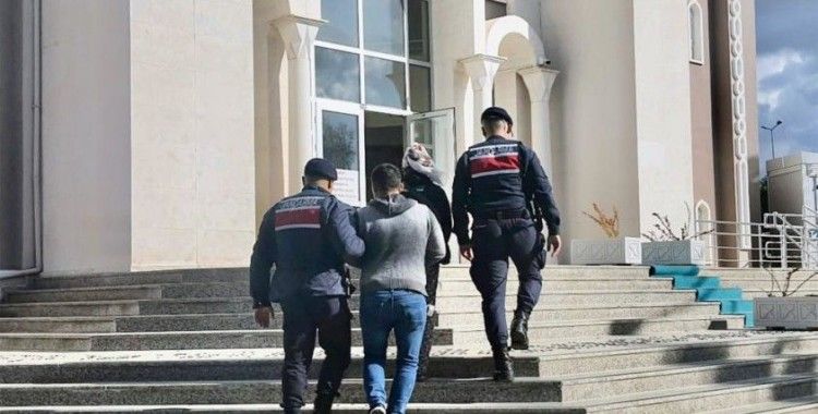 Kiralık araçla hırsızlık yaptılar, tutuklandılar