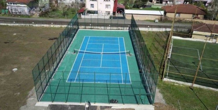 Cumayeri’ne tenis kortu yapıldı
