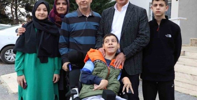 Gültak, depremzede aileleri yalnız bırakmıyor
