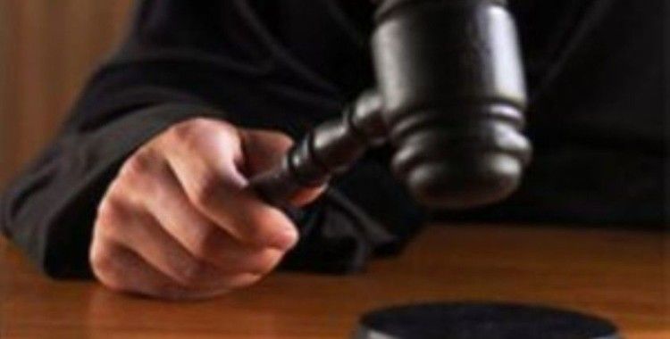 Boşanma aşamasındaki eşini bıçaklayarak öldürdü, kaynanasını da yaraladı