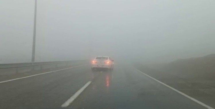 Siirt’te etkili olan sis görüş mesafesini 10 metreye kadar düşürdü
