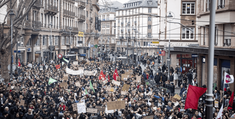 Fransa'da emeklilik reformu karşıtı kitlesel grevlerin 10'uncusu düzenleniyor