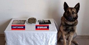 Uyuşturucuyu şapkasına saklamış
