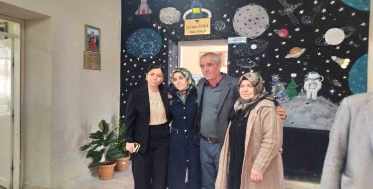 Depremde vefat eden öğretmenin adı köy okulunda yaşatılacak
