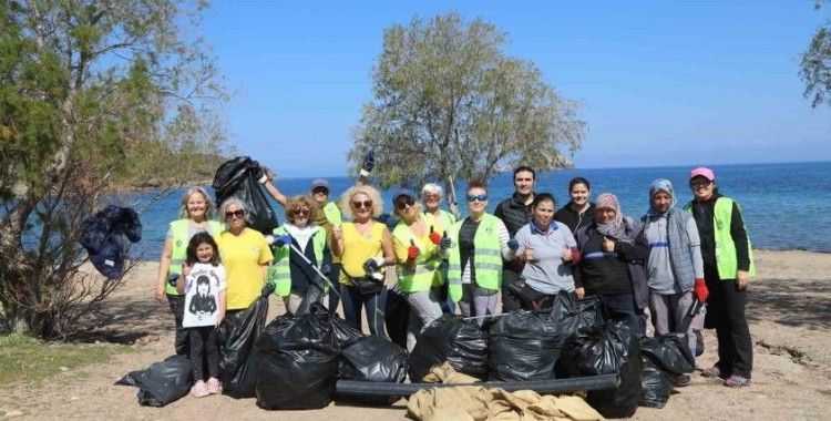 Küdür Yarımadası’nda sahil temizliği yapıldı
