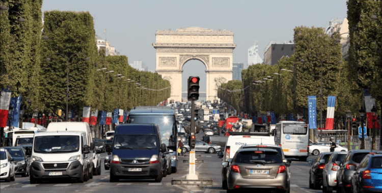 AB ülkeleri, 2035'te benzinli ve dizel arabaları yasaklamayı onayladı