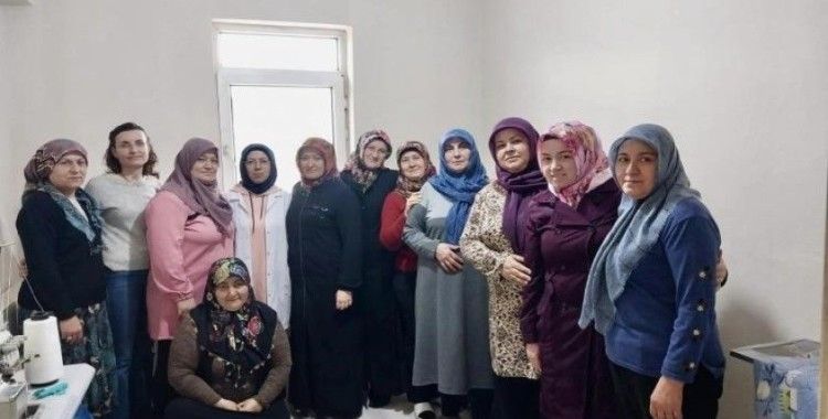 İhtiyaç sahibi ailelere 95 adet giysiyi diktiler
