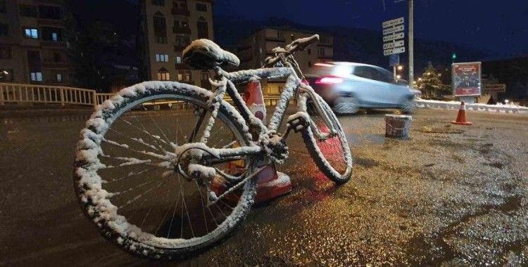 Gümüşhane’de kar yağışı etkili oluyor
