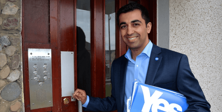 İskoçya'nın yeni Başbakanı Hamza Yusuf, yemin ederek görevine başladı