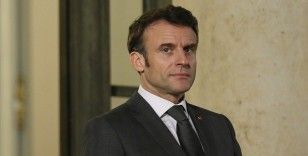 Macron, emeklilik reformu karşıtlarınca yuhalandı