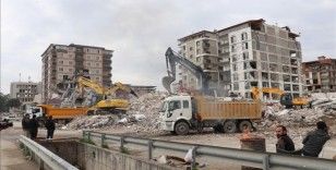 Hatay'da bina yıkım ve enkaz kaldırma çalışmaları 30 mahallede sürecek