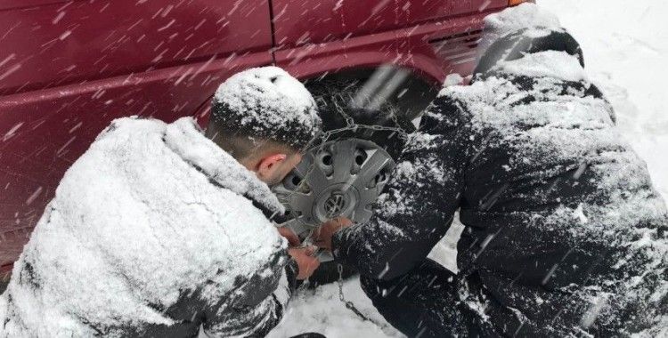 Bayburt’ta kar ve tipi etkili oldu