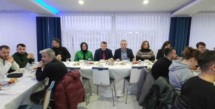 Düzce Gazeteciler Cemiyeti üyeleri iftarda bir araya geldi
