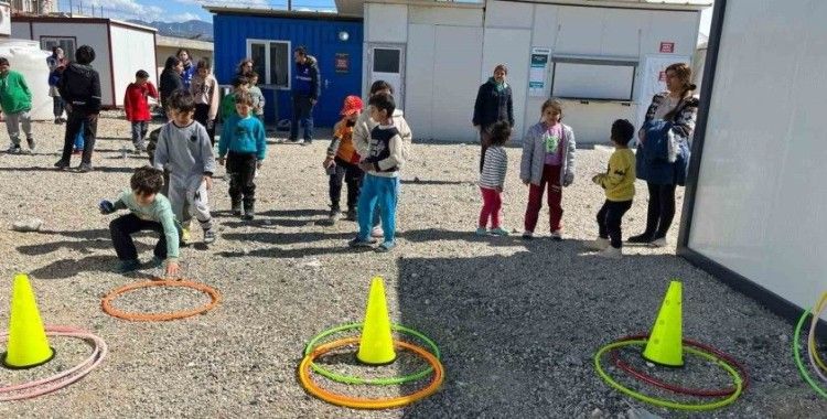 Nilüfer Belediyesi yaraların sarılması için Samandağ’da
