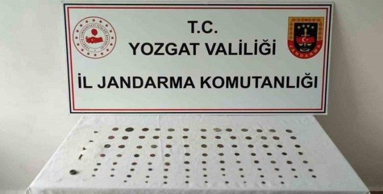 Yozgat’ta tarihi eser operasyonunda 100 sikke ele geçirildi
