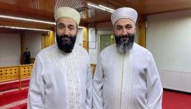 Tarihi camide hatimle teravih geleneğini tek yumurta ikizi imamlar sürdürüyor