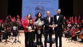 Cumhuriyetin 100. yılına özel 100 çocuk sahne aldı
