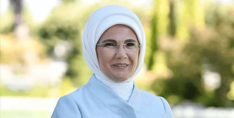 Emine Erdoğan: Kadınlar başta olmak üzere tüm emekçilerimizin 1 Mayıs Emek ve Dayanışma Günü kutlu olsun