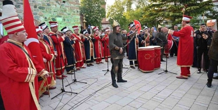 Bursa’nın tarihi hanlar ve çarşıları bir meydan daha kazandı