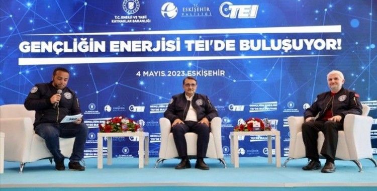 Enerji ve Tabii Kaynaklar Bakanı Dönmez, TEI'de meslek lisesi öğrencileriyle buluştu