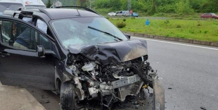 Trabzon'un Araklı ilçesinde trafik kazası: 5 yaralı