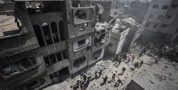İsrail'in Gazze'ye yönelik hava saldırılarında salı gününden bu yana 15 bina yıkıldı