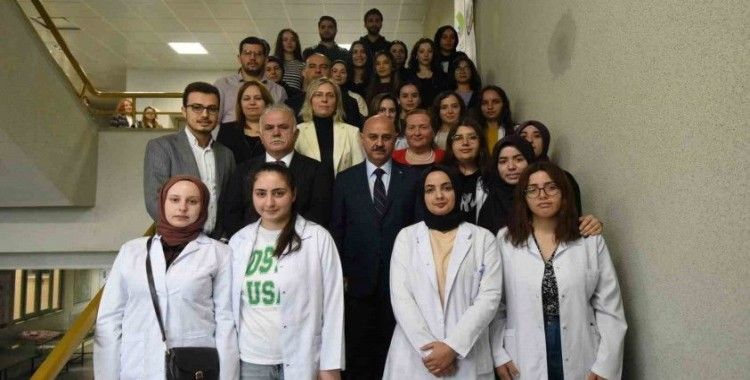 Hemşireleri unutmadı
