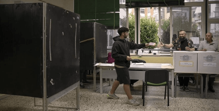 İtalya'da kısmi yerel seçimler yapılıyor