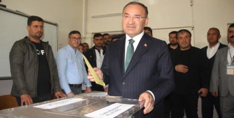 Bakan Bozdağ oyunu Şanlıurfa’da kullandı