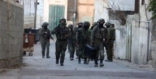 İsrail güçleri Batı Şeria'da 4 Filistinliyi yaraladı, 13 kişiyi gözaltına aldı