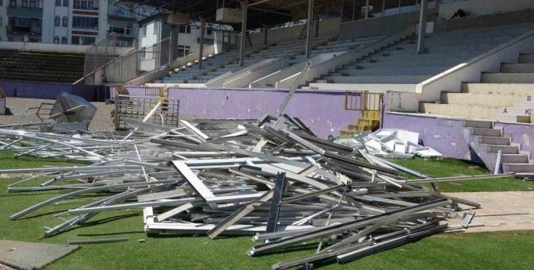 Ordu 19 Eylül Stadyumu’nda ‘millet bahçesi’ için yıkım çalışmaları başladı
