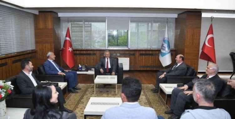 Muhtarlardan Başkan Büyükkılıç’a ücretsiz kombi teşekkürü
