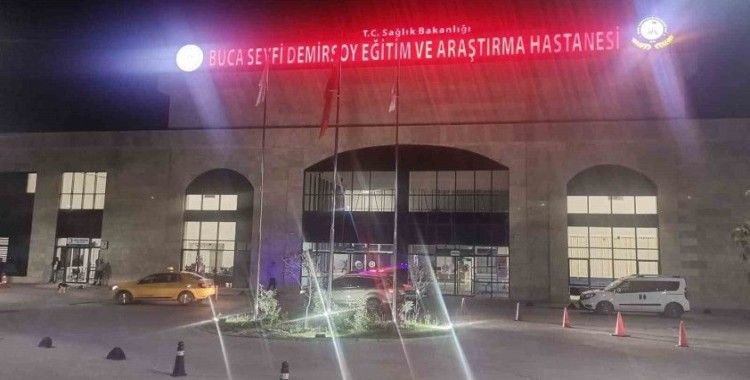 İzmir’de parkta bıçaklı kavga: 17 yaşındaki genç öldü
