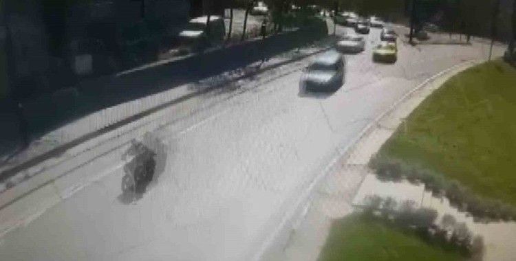 Bursa’da ters şeritten giden otomobil zincirleme kazaya böyle yol açtı
