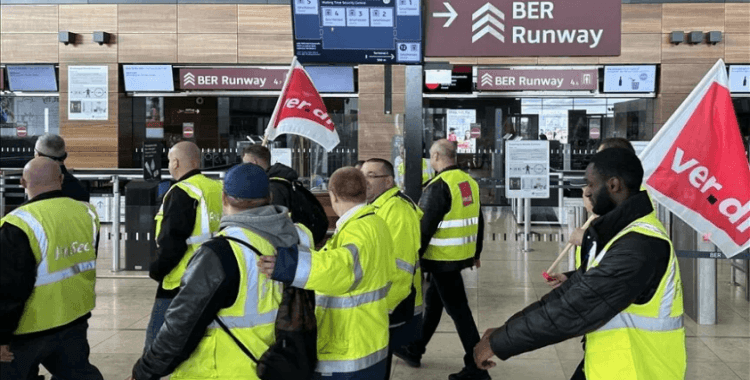 Almanya'da havalimanı güvenlik görevlilerinin ücretleri konusunda anlaşma sağlandı