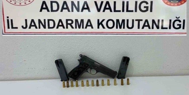 Adana’da jandarma ekipleri uygulama yaptı, aranan 27 şahıs yakalandı
