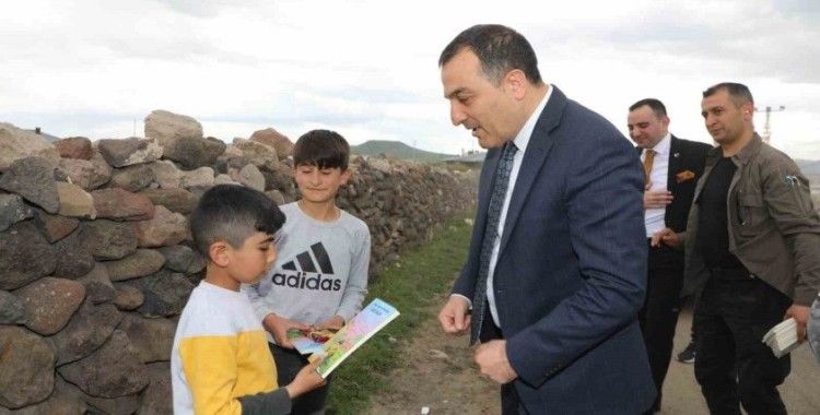 Kars Valisi Öksüz, Digor’da bir takım ziyaretlerde bulundu
