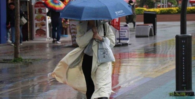 Bolu’da aralıklarla sağanak etkili oluyor
