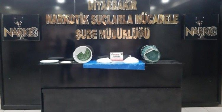 Üstü baklava ile kapatılmış tatlı kutularının içinden uyuşturucu çıktı