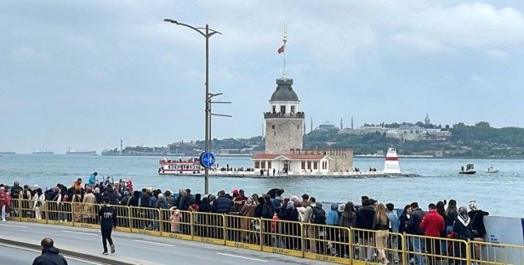 Ziyarete açılan Kız Kulesi'ne yoğun ilgi