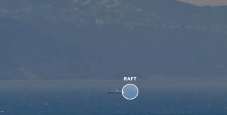 Yunanistan, aralarında çocukların da bulunduğu göçmenleri denizin ortasına bıraktı