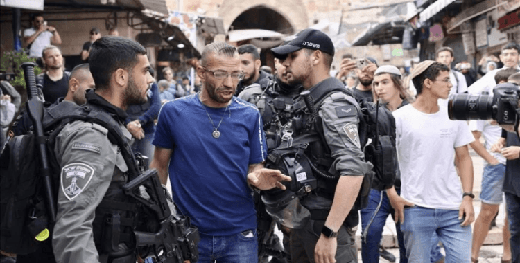 Fanatik Yahudi yerleşimciler, işgal altındaki Doğu Kudüs’te Filistinlilere saldırdı