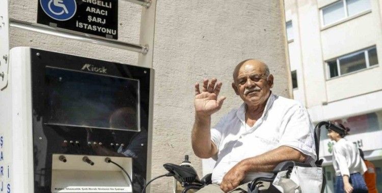 73 yaşında, akülü araçla hayatı kolaylaştı
