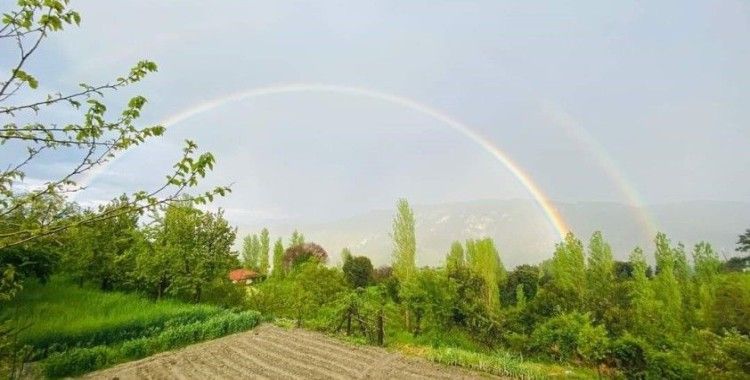 Çift gökkuşağı semayı süsledi

